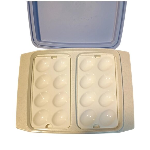 TUPPERWARE Vintage Deviled Egg Keeper 723-1 w/ Blue Lid 722-1 Speckled Base EUC - Picture 1 of 6
